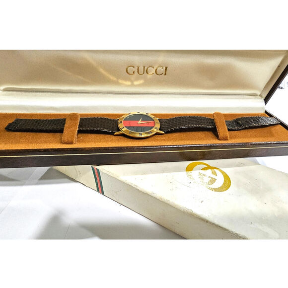 Vintage 1985 Gucci Watch, Red & Green Dial, Original Box - Picture 3 of 8